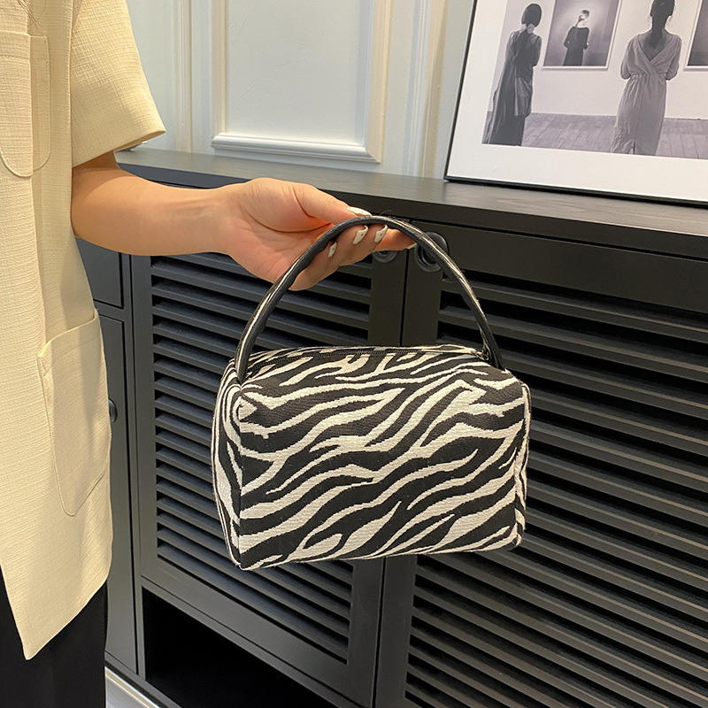 Leopard Makeup Bag Luxury  Lar - Luxury Skincare Makeup のレビューと価格